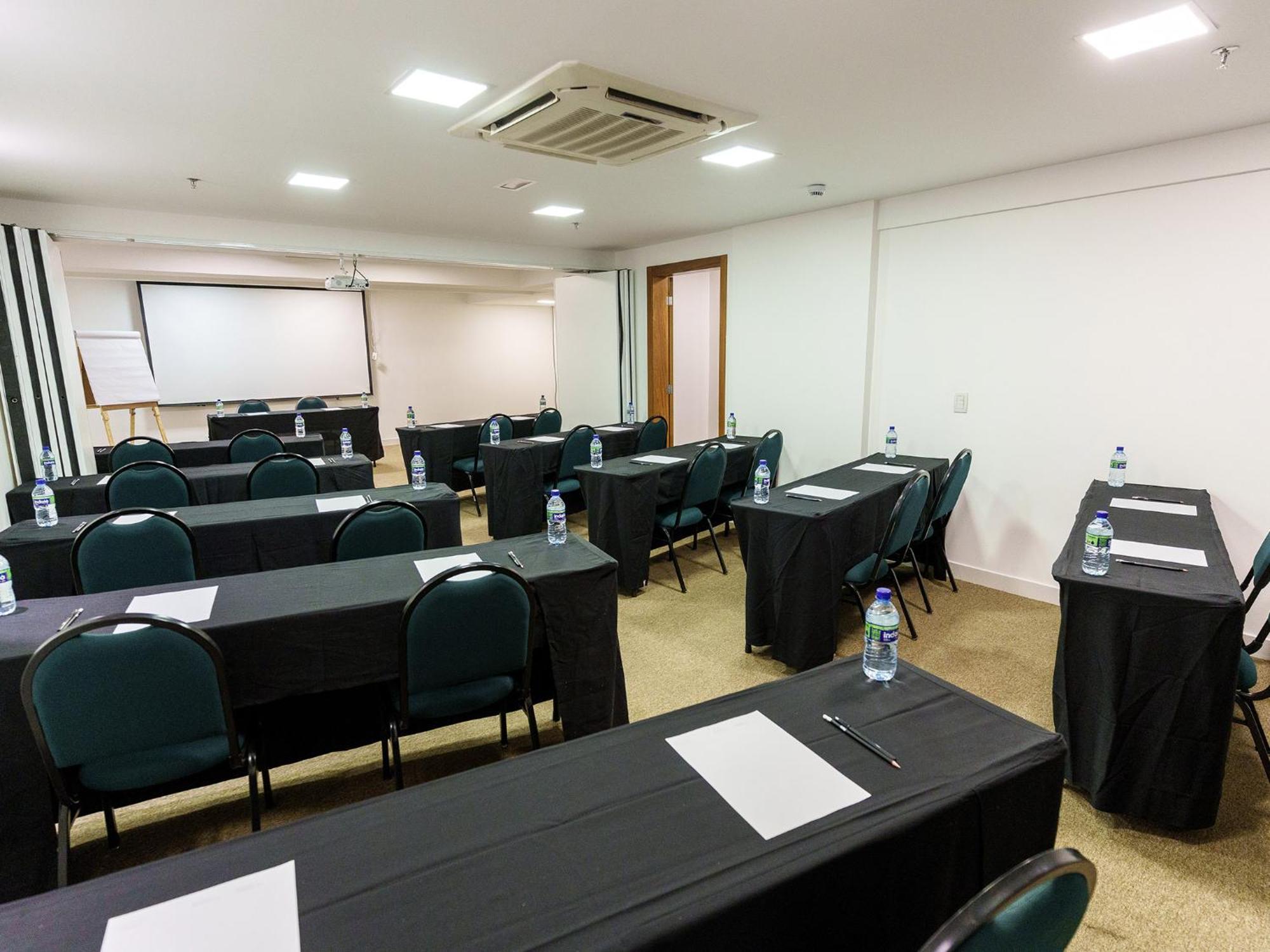 Athos Bulcao Hplus Executive Brasília Exterior photo